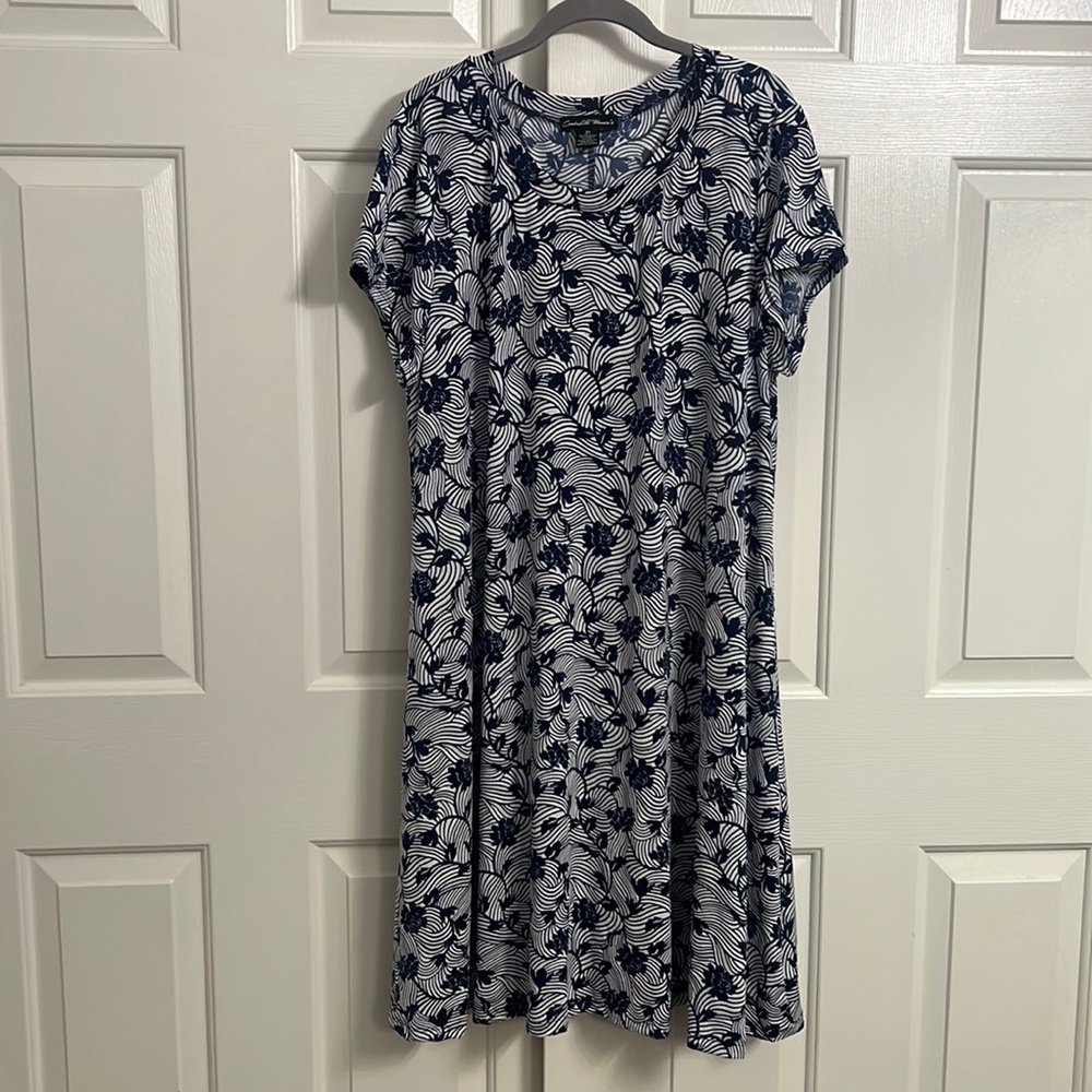#98- Candalite Blue Stretch Floral Swirl Print Short Sleeve Dress Size 2X